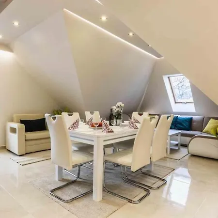아파트 Apartament Monaco Vip 자코파네