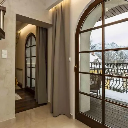 Apartament Monaco Vip 아파트 *